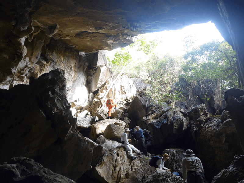 Alkoomie: Main Cave Entrance, Melody Rocks